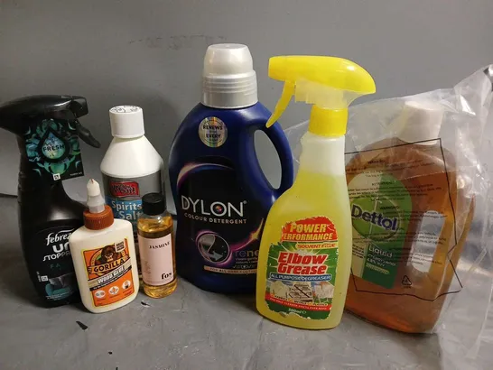 APPROXIMATELY 20 ASSORTED LIQUIDS TO INCLUDE DYLON COLOUR DETERGENT RENEW(1.5L), GORILLA WOOD GLUE (118ml), DETTOL LIQUID (750ml), ETC - COLLECTION ONLY