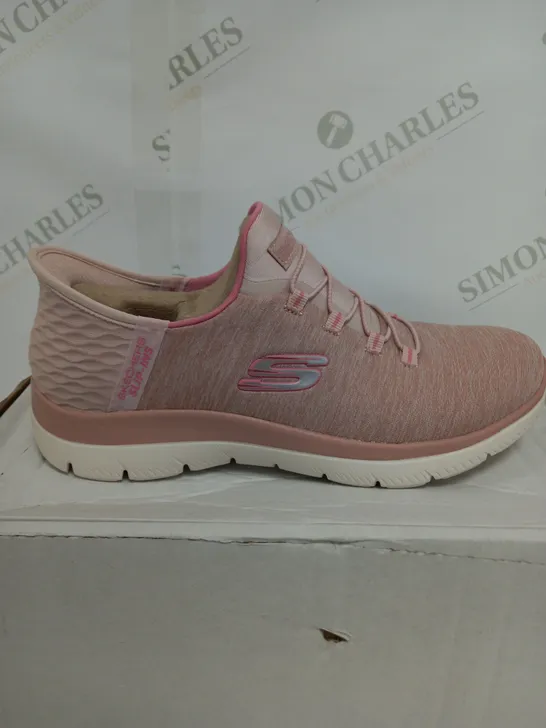 UNBOXED PAIR OF SKETCHERS SLIP INS PINK SIZE 5.5