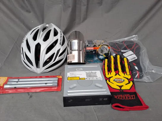 MEDIUM BOX OF ASSORTED AUTO PARTS TO INCLUDE BIKE SEAT, SPANNER SET AND OSRAM