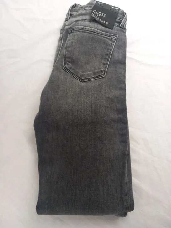 J BRAND SKINNY CROP LOW RISE CLOSE CUT SIZE 24