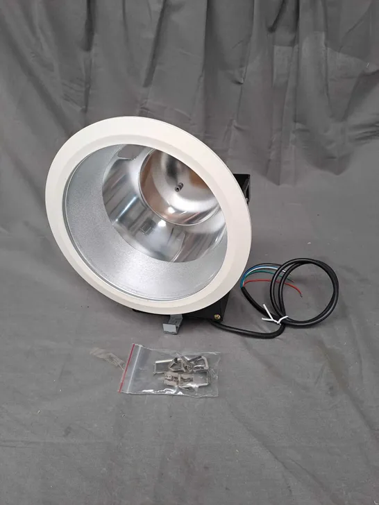 BOX OF APPROXIMETLY 5 UNBRANDED RECESSED DOWNLIGHT CHROME & WHITE 