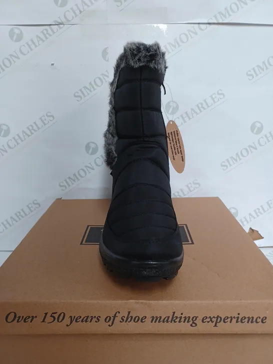 BOXED THERMO TEX DIANA BOOTS IN BLACK - SIZE 6