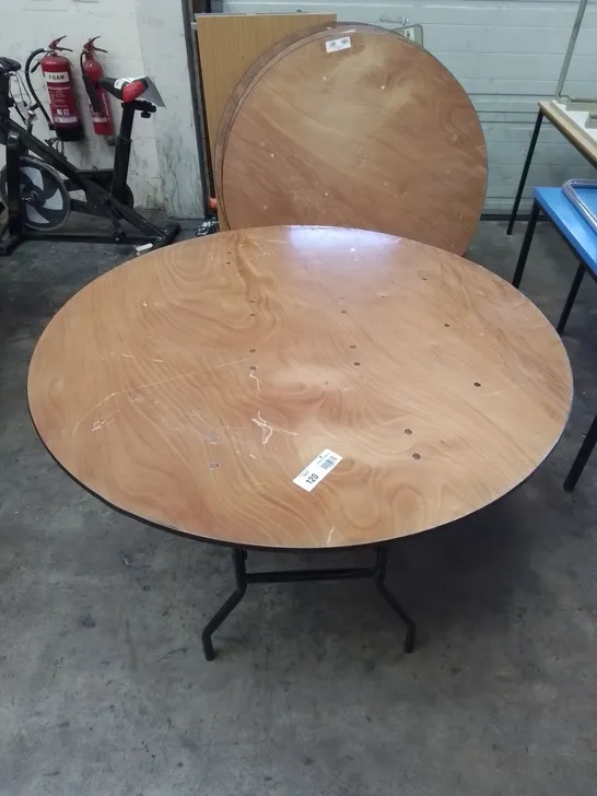 ROUND WOODEN TABLE WITH BLACK LEGS 