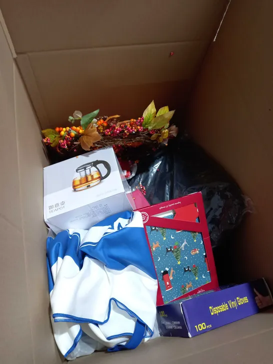 BOX OF ASSORTED ITEMS APPROXIMATELY 20 TO INCLUDE IPAD CASE, DECORATIONS, BRIGHTON FC FLAG ETC