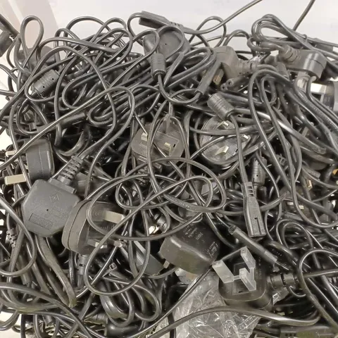 LOT OF APPROX 55 ASSORTED CABLES 