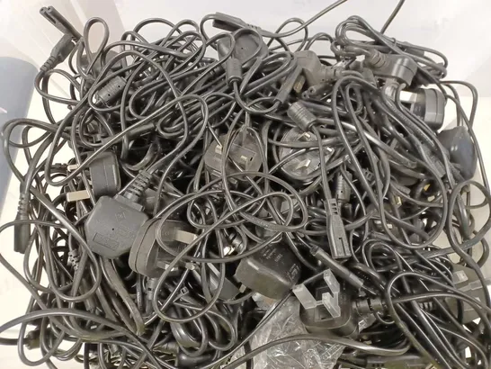 LOT OF APPROX 55 ASSORTED CABLES 