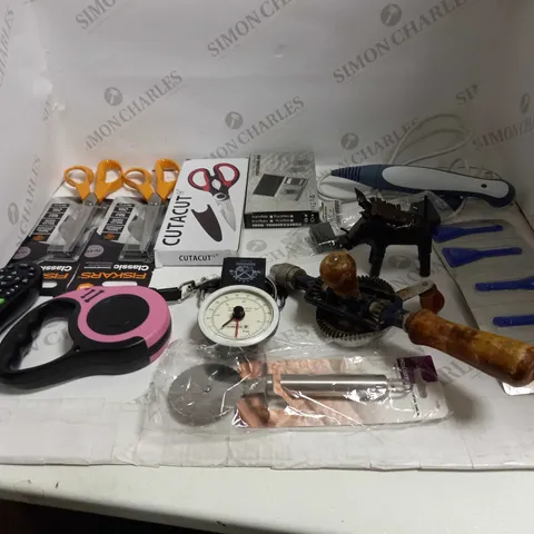 LOT OF ASSORTED HOUSEHOLD GOODS TO INCLUDE PIZZA CUTTER, CUTACUT, AND DOG LEAD ETC.