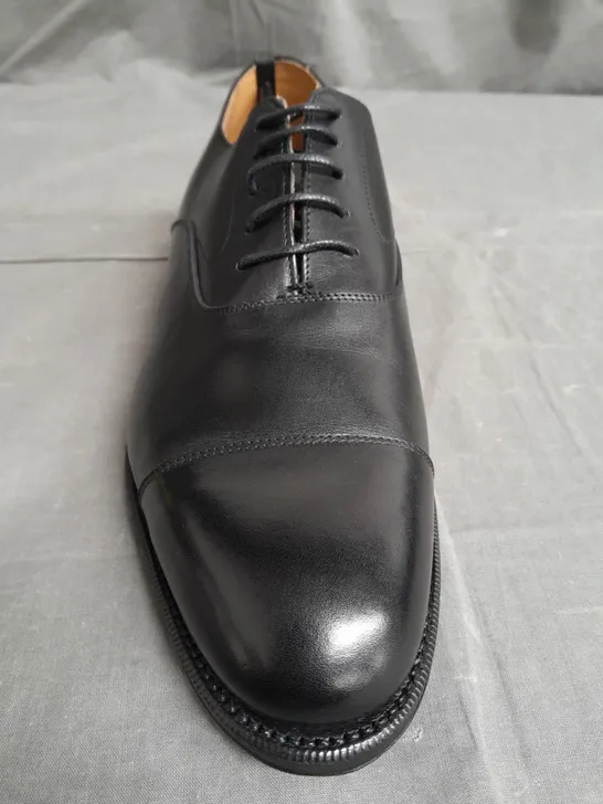 BOXED PAIR OF MEERMIN BLACK SHOES SIZE 8E