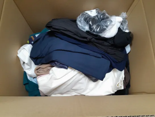 LARGE QUANTITY OF ASSORTED CLOTHING ITEMS TO INCLUDE HELENE BERMANN, WHITE STUFF AND D & CO - VARIOUS SIZES