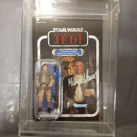 BOXED KENNER STAR WARS RETURN OF THE JEDI COLONEL CRACKEN MILLENIUM FALCON CREW FIGURE SIGNED BY MICHAEL STEVENS IN PLASTIC DISPLAY CASE