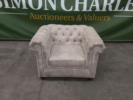 DESIGNER CHESTERFIELD STYLE FABRIC UPHOLSTERED ARMCHAIR 