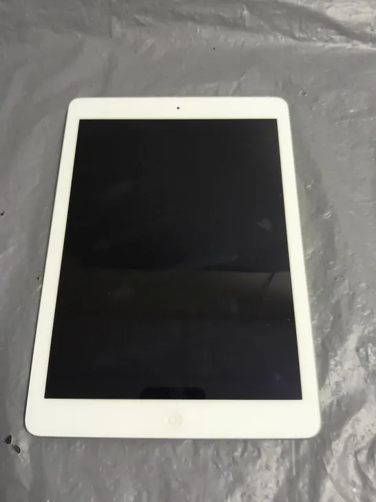 APPLE IPAD AIR SILVER - A1474