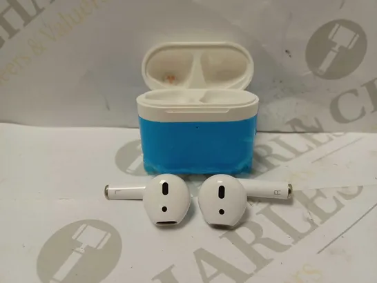 TRUE WIRELESS EARBUDS - WHITE