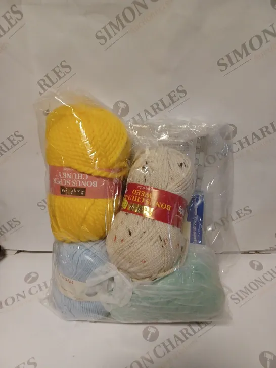 HAYFIELD BONUS WITH WOOL ARAN KNITTING KIT