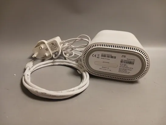 BOXED THREE 5G HUB IN WHITE WITH ETHERNET CABLE, POWER ADAPTER 