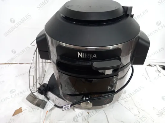 BOXED NINJA FOODI MAX SMARTLID 7.5L MULTI COOKER & AIR FRYER