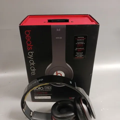 BOXED BEATS SOLO HD WIRELESS HEADPHONES 