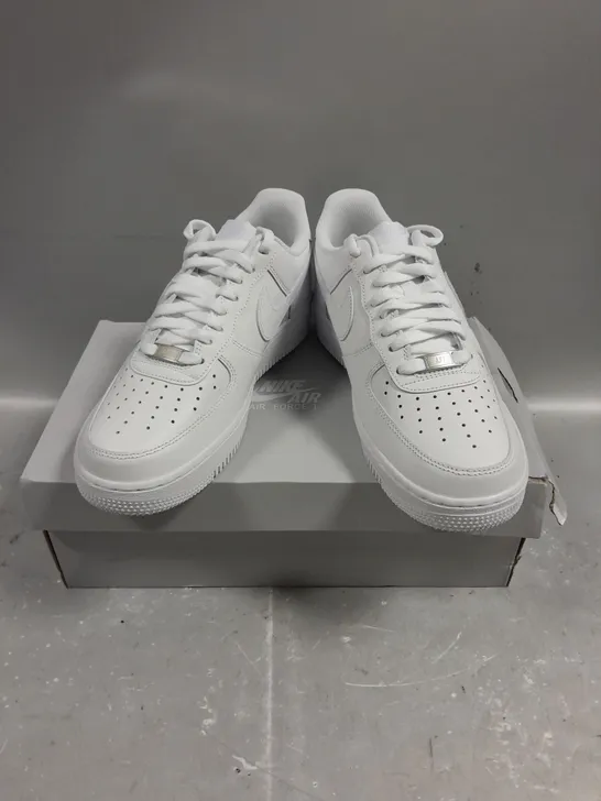 BOXED PAIR OF NIKE AIR FORCE 1 '07 TRAINERS IN WHITE - 7