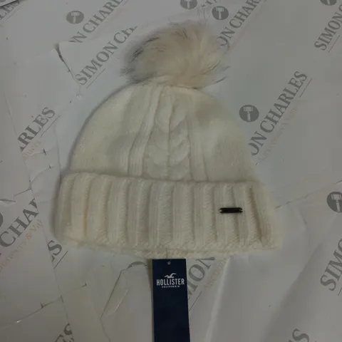 HOLLISTER BOBBLE HAT - CREAM - ONE SIZE 