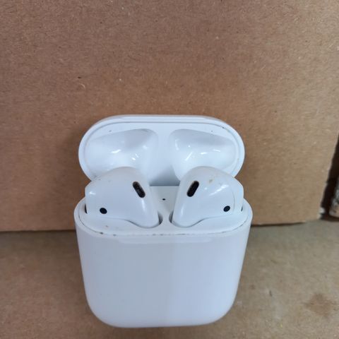 APPLE AIRPODS 2ND GENERATION WITH CHARGING CASE