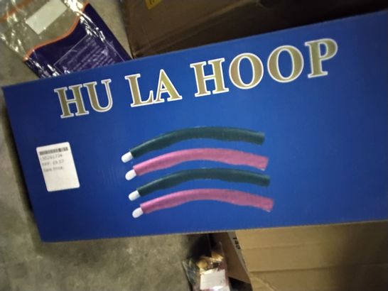BOX OF ASSORTED ITEMS INCLUDING SPEED ROPE, HU LA HOOP, PAPIKA LIGHTENING CABLE TO USB, PORTABLE AIR COOLER FAN