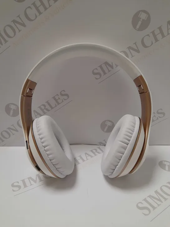 6S WIRELESS OVER EAR WHITE HEADPHONES 