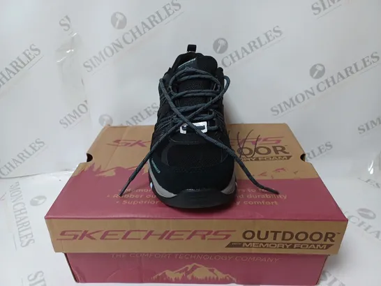 BOXED PAIR OF SKECHERS TREGO WATERPROOF HIKING BOOTS IN BLACK - SIZE 5