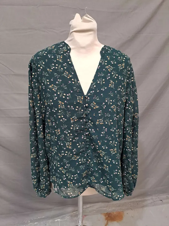 APRICOT DITSY FLORAL TOP IN GREEN SIZE 12