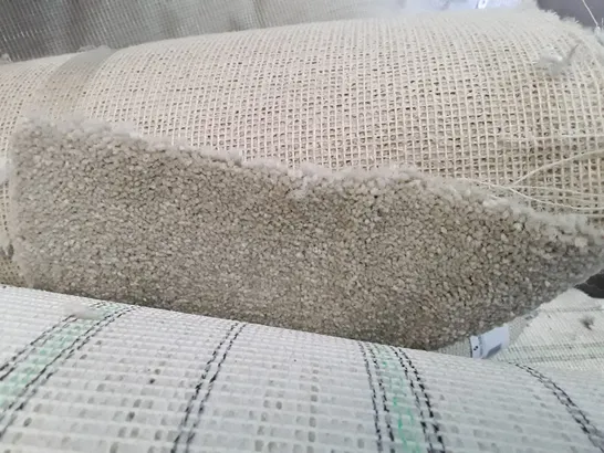 ROLL OF QUALITY NATURAL CARPET