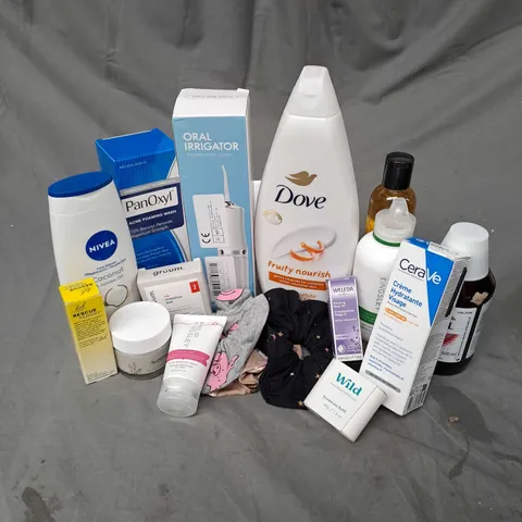 APPROXIMATELY 20 ASSORTED COSMETIC PRODUCTS TO INCLUDE PHILIP KINGSLEY SWIMCAP MASK, ORAL IRRIGATOR, AVEENO OAT GEL MOISTURISER ETC