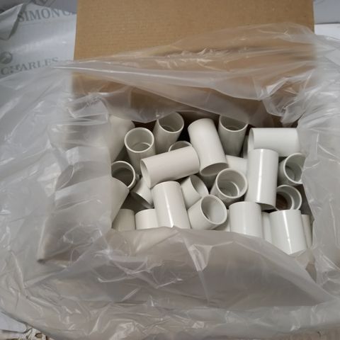 BOX OF APPROX. 50 SCHNEIDER TOWER STRAIGHT COUPLING WHITE 25MM