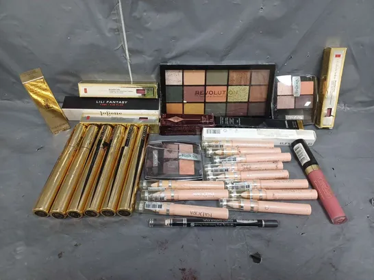 APPROXIMATELY 28 ASSORTED MAKEUP ITEMS TO INCLUDE REVOLUTION PALETTE, JULIETTE HAS A GUN LILI FANTASY (7.5ml), ELIZABTEH ARDEN LUMINOUS LIP GLOSS (6.5ml), ETC