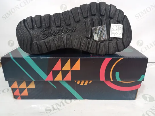 BOXED PAIR OF SKECHERS FOAMIES OPEN TOE SANDALS IN BLACK UK SIZE 2