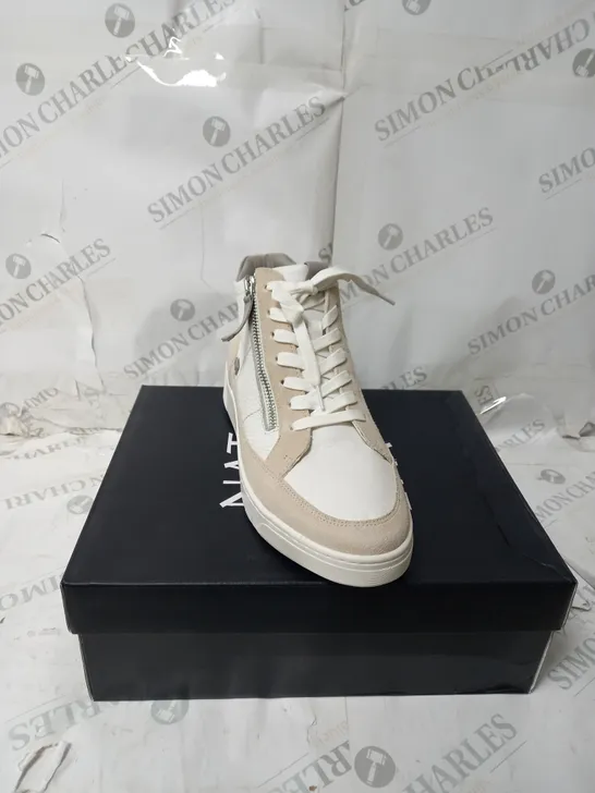 BOXED PAIR OF NATURALIZER HADLEY HI TOP SHOES IN PORCELAIN/WHITE SIZE 6.5