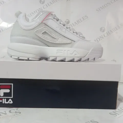 BOXED PAIR OF FILA DISRUPTOR II PATCHES SHOES IN WHITE UK SIZE 4.5