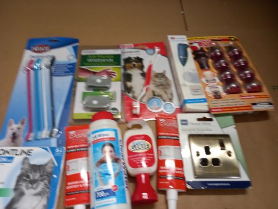 LOT OF ASSORTED HOUSEHOLD ITEMS TO INCLUDE PET TOOTHBRUSHES, CLEAR WATER PH MINUS AND MOULD MAGIC