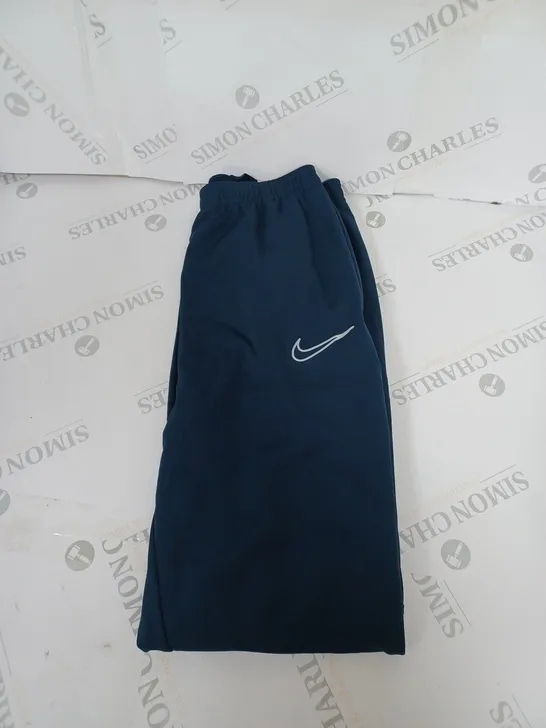 NIKE LOGO STANDARD TRACKSUIT BOTTOMS SIZE L