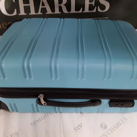 HARD SHELLED MEDIUM SUITCASE IN BLUE