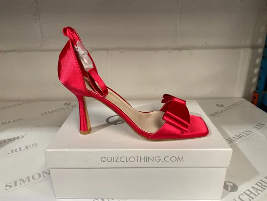 BOXED PAIR OF QUIZ RED HEELS SIZE 39