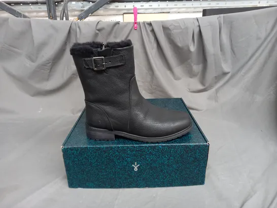 EMU AUSTRALIA BYRON BOOT IN BLACK SIZE 6