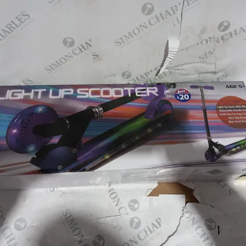 LIGHT UP SCOOTER 