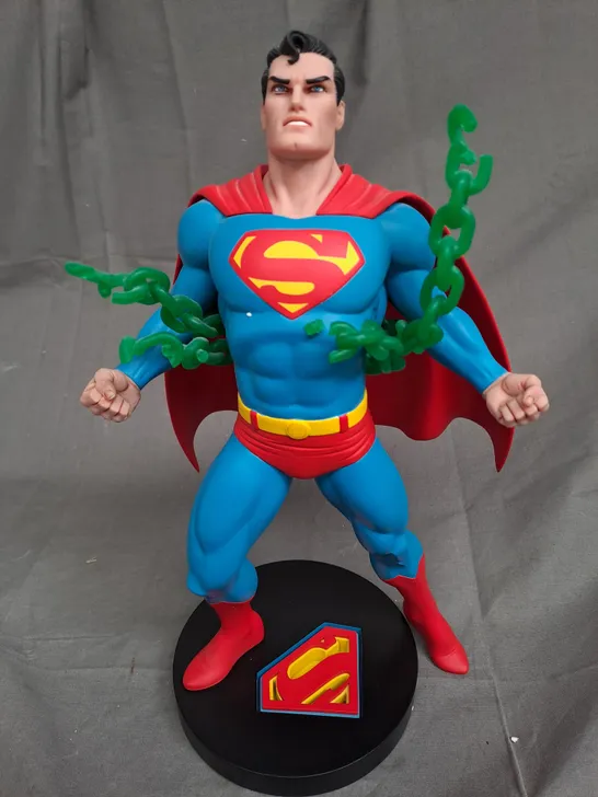 SUPERMAN STATUE NEAL ADAMS DESIGNER SERIES DC COLLECTIBLES