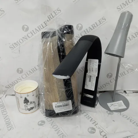 APPROXIMATELY 8 ASSORTED ITEMS TO INCLUDE DESK LAMP, SILICONE MATS, CERAMIC SCENTED CANDLE ETC. 