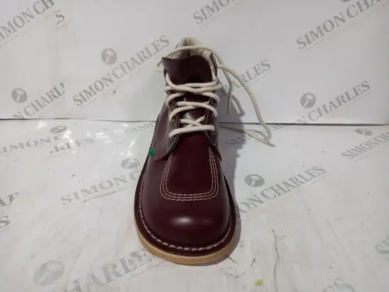 PAIR OF KICKERS LACE UP SHOES IN BURGUNDY EU SIZE 42