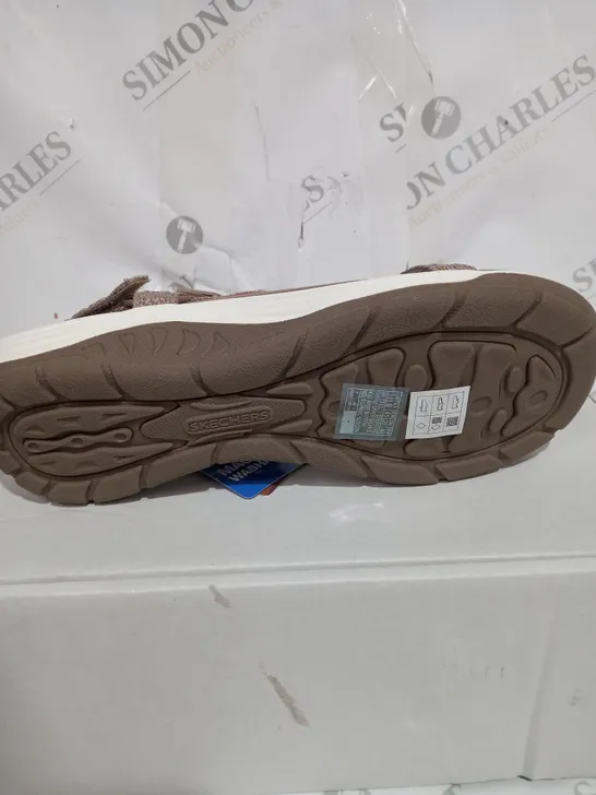 SKECHERS TAN STRAPPED SANDALS SIZE 8