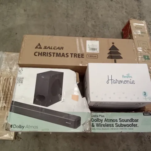 PALLET OF ASSORTED ITEMS INCLUDING GREEN CHRISTMAS TREE, BAMBOO BATHTUB CADDY, DOLBY ATMOS SOUNDBAR, PAMPERS HARMONIE, SALCAR CHRISTMAS TREE 