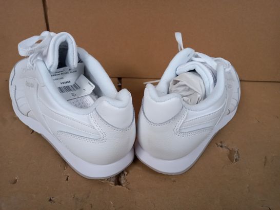 BOXED PAIR OF DESIGNER TRAINERS IN WHITE SIZE UK 4