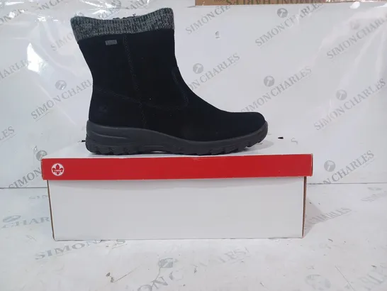 BOXED PAIR OF RIEKER ANTISTRESS WATER RESISTANT ANKLE BOOTS, BLACK - SIZE 6 