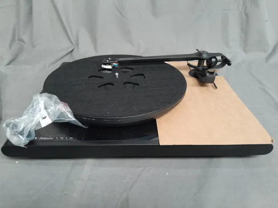 BOXED ROKSAN ATTESSA TURNTABLE