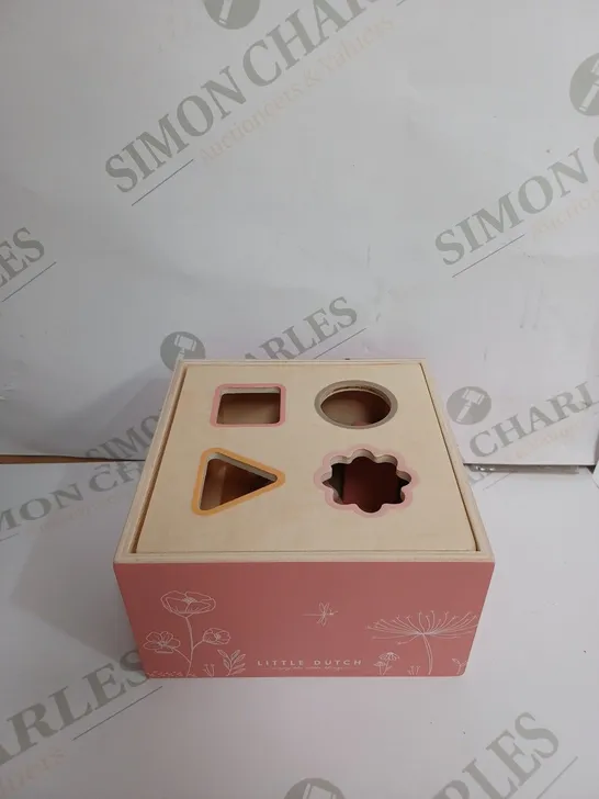 LITTLE DUTCH WOODEN SHAPE SORTERS FLOWERS